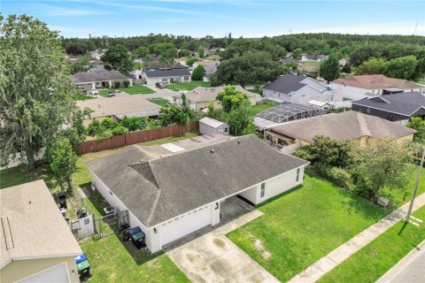 House in Orlando, Florida 4 bedrooms, 167.5 sq.m. № 1880735 - photo 23