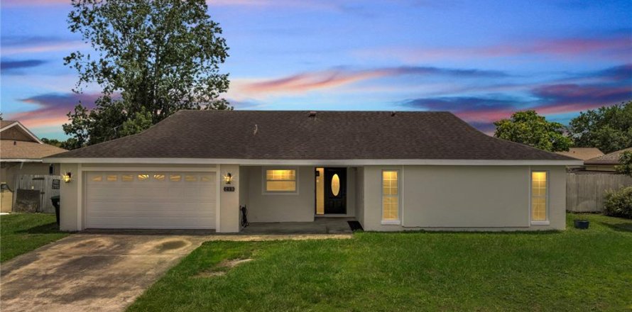 House in Orlando, Florida 4 bedrooms, 167.5 sq.m. № 1880735