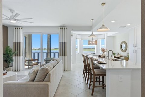 Copropriété à louer à Lakewood Ranch, Floride: 2 chambres, 107.21 m2 № 2416577 - photo 3