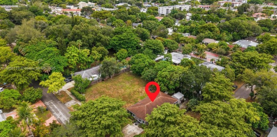 Casa en North Miami, Florida 3 dormitorios, 167.22 m2 № 1883853