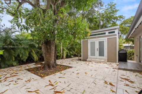 House in North Miami, Florida 3 bedrooms, 167.22 sq.m. № 1883853 - photo 16