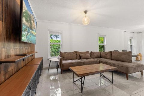 Casa en alquiler en North Miami, Florida, 3 dormitorios, 167.22 m2 № 1883853 - foto 5