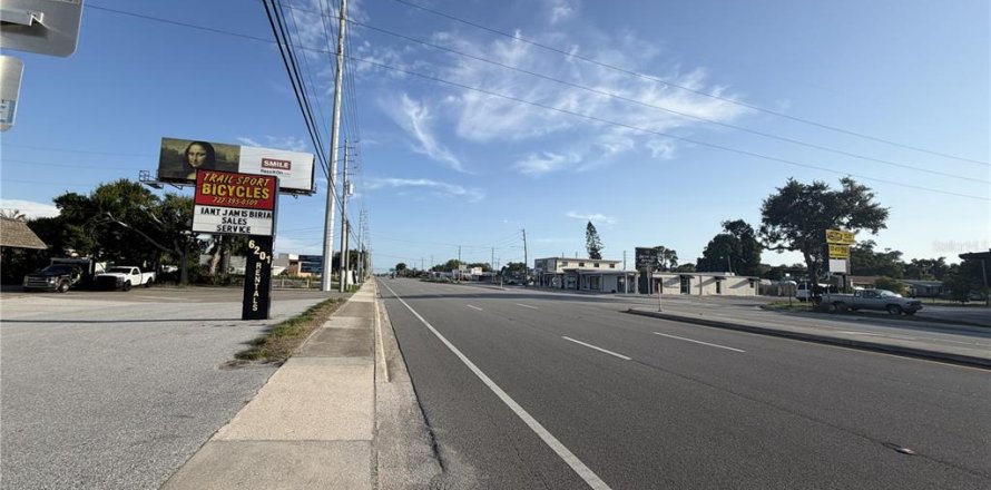 Terreno en Seminole, Florida № 2418908
