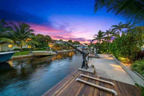 House in Jupiter, Florida 3 bedrooms, 177.26 sq.m. № 2183972