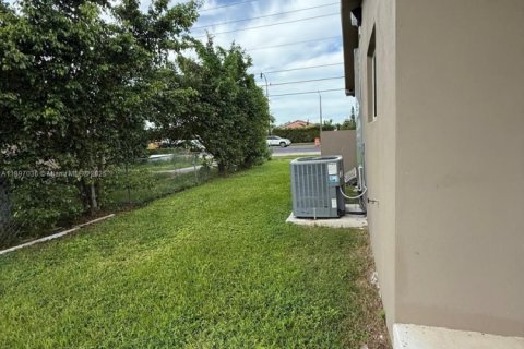 Villa ou maison à vendre à Homestead, Floride: 3 chambres, 100.33 m2 № 1948876 - photo 22