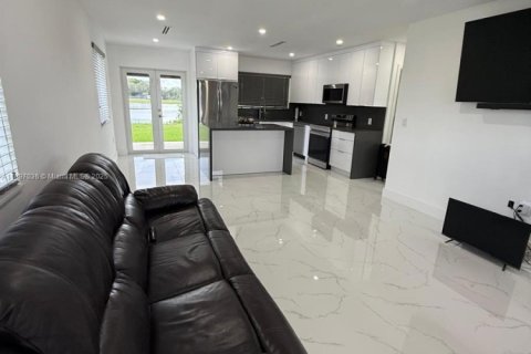 Villa ou maison à vendre à Homestead, Floride: 3 chambres, 100.33 m2 № 1948876 - photo 5
