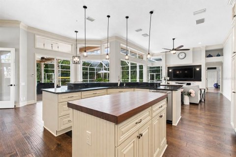 Купить виллу или дом в Тампа, Флорида 9 комнат, 380.06м2, № 2356716 - фото 14