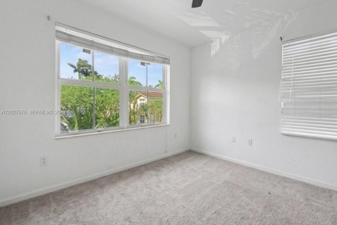 Touwnhouse à vendre à Miramar, Floride: 3 chambres № 2257678 - photo 16