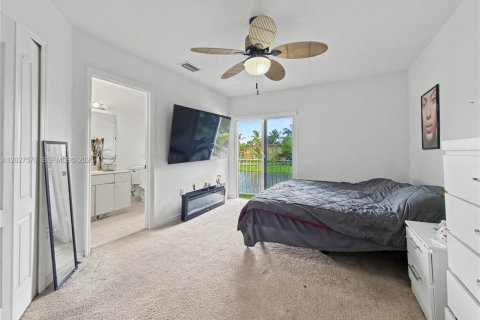 Touwnhouse à vendre à Miramar, Floride: 3 chambres № 2257678 - photo 13