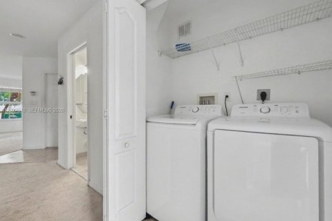 Touwnhouse à vendre à Miramar, Floride: 3 chambres № 2257678 - photo 7
