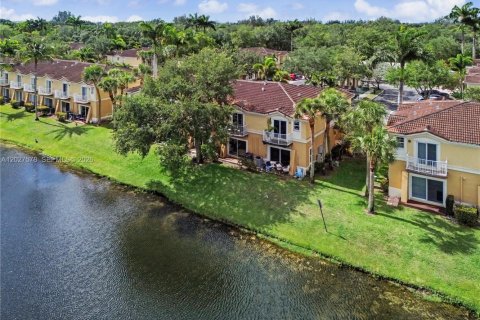 Touwnhouse à vendre à Miramar, Floride: 3 chambres № 2257678 - photo 6