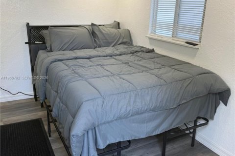 Commercial property in Miami, Florida 2 bedrooms, 101.73 sq.m. № 2053056 - photo 4