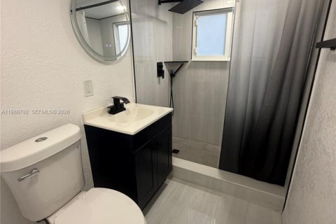 Commercial property in Miami, Florida 2 bedrooms, 101.73 sq.m. № 2053056 - photo 9