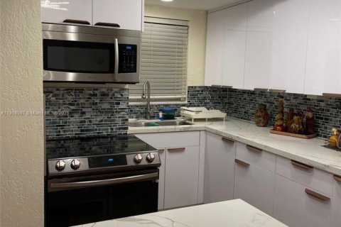 Купить кондоминиум в Майами, Флорида 2 спальни, 83.61м2, № 1972124 - фото 5