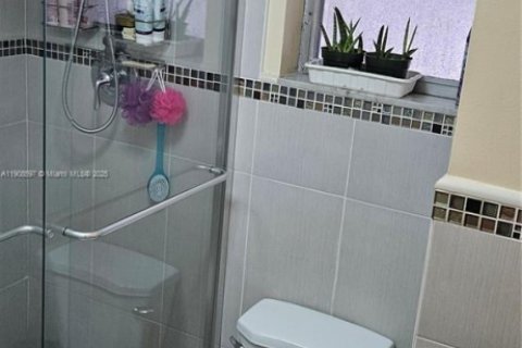 Купить кондоминиум в Майами, Флорида 2 спальни, 83.61м2, № 1972124 - фото 12