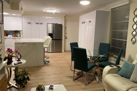 Купить кондоминиум в Майами, Флорида 2 спальни, 83.61м2, № 1972124 - фото 1