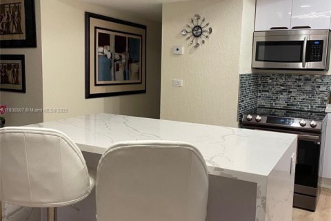 Купить кондоминиум в Майами, Флорида 2 спальни, 83.61м2, № 1972124 - фото 4