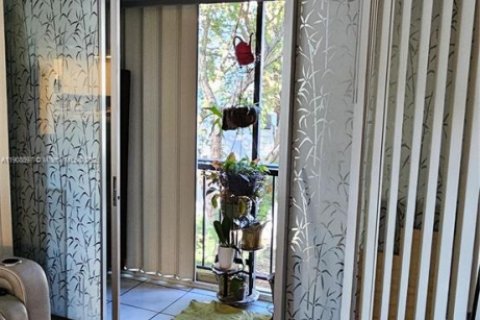 Купить кондоминиум в Майами, Флорида 2 спальни, 83.61м2, № 1972124 - фото 16