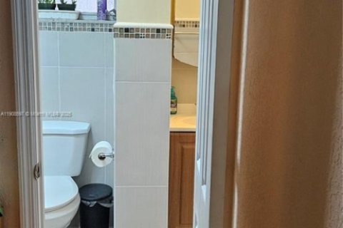 Купить кондоминиум в Майами, Флорида 2 спальни, 83.61м2, № 1972124 - фото 13