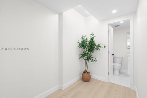 Copropriété à vendre à Hollywood, Floride: 2 chambres, 105.17 m2 № 1999381 - photo 13