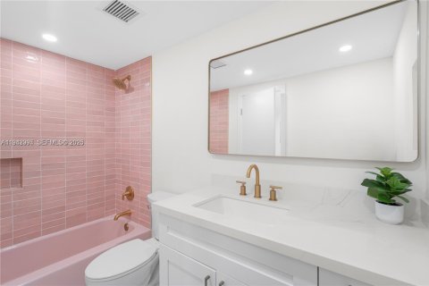 Copropriété à vendre à Hollywood, Floride: 2 chambres, 105.17 m2 № 1999381 - photo 12