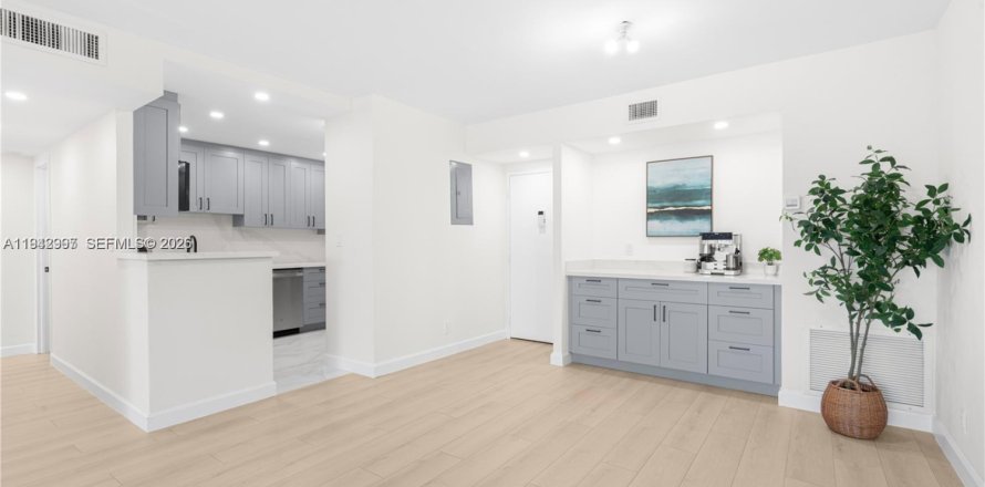 Condo à Hollywood, Floride, 2 chambres № 1999381