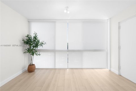 Copropriété à vendre à Hollywood, Floride: 2 chambres, 105.17 m2 № 1999381 - photo 21