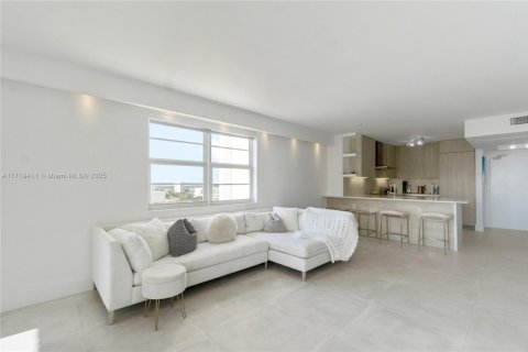 Condominio en venta en Miami Beach, Florida, 3 dormitorios, 110.55 m2 № 1920853 - foto 3
