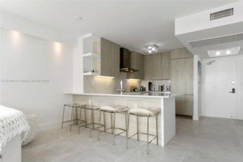 Condominio en venta en Miami Beach, Florida, 3 dormitorios, 110.55 m2 № 1920853 - foto 4