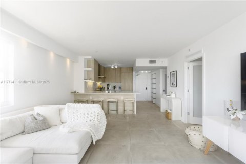 Condominio en venta en Miami Beach, Florida, 3 dormitorios, 110.55 m2 № 1920853 - foto 2