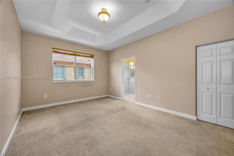 Adosado en alquiler en Miami, Florida, 3 dormitorios, 161 m2 № 1945117 - foto 14