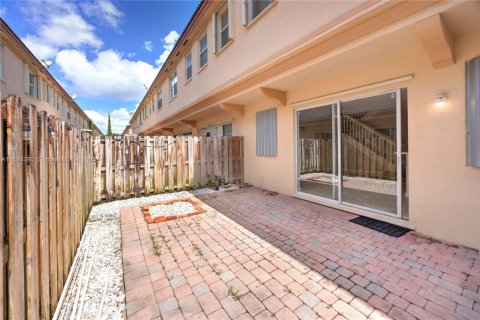 Adosado en alquiler en Miami, Florida, 3 dormitorios, 161 m2 № 1945117 - foto 11