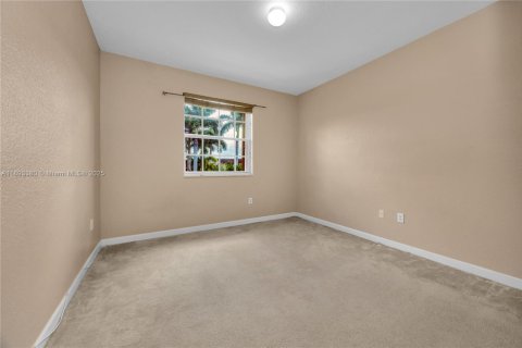 Adosado en alquiler en Miami, Florida, 3 dormitorios, 161 m2 № 1945117 - foto 19