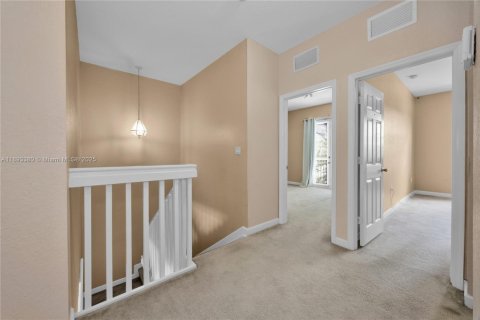 Adosado en alquiler en Miami, Florida, 3 dormitorios, 161 m2 № 1945117 - foto 12