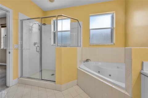 Adosado en alquiler en Miami, Florida, 3 dormitorios, 161 m2 № 1945117 - foto 17