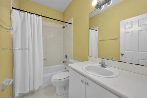 Adosado en alquiler en Miami, Florida, 3 dormitorios, 161 m2 № 1945117 - foto 22