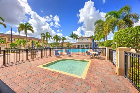 Adosado en alquiler en Miami, Florida, 3 dormitorios, 161 m2 № 1945117 - foto 25