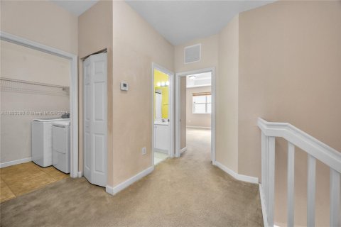 Adosado en alquiler en Miami, Florida, 3 dormitorios, 161 m2 № 1945117 - foto 13