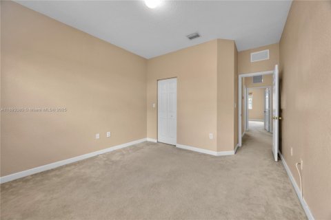 Adosado en alquiler en Miami, Florida, 3 dormitorios, 161 m2 № 1945117 - foto 20