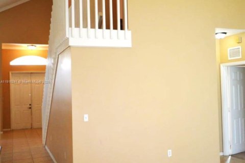 House in Homestead, Florida 4 bedrooms, 216.09 sq.m. № 1971543 - photo 13