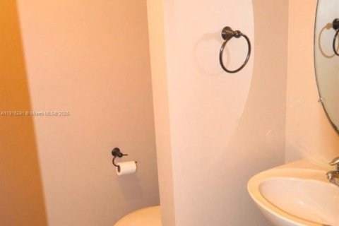 House in Homestead, Florida 4 bedrooms, 216.09 sq.m. № 1971543 - photo 9