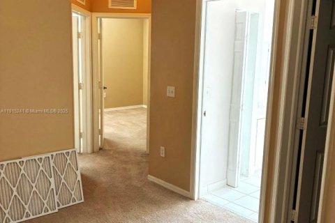 House in Homestead, Florida 4 bedrooms, 216.09 sq.m. № 1971543 - photo 25