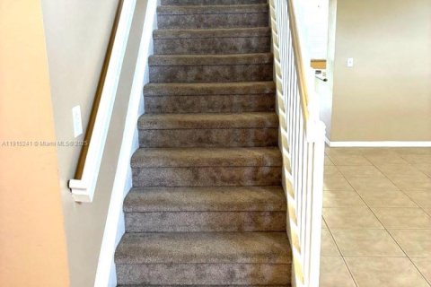 House in Homestead, Florida 4 bedrooms, 216.09 sq.m. № 1971543 - photo 18