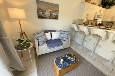 Купить виллу или дом в Хомстед, Флорида 3 спальни, 118.91м2, № 2005432 - фото 16