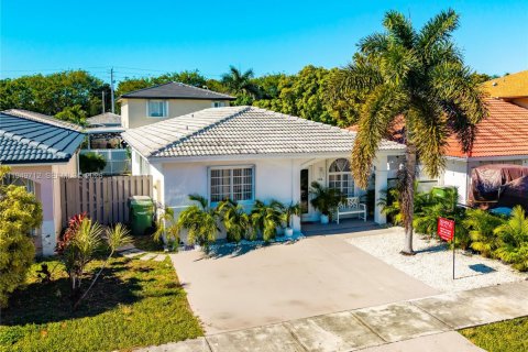 Купить виллу или дом в Хомстед, Флорида 3 спальни, 118.91м2, № 2005432 - фото 2