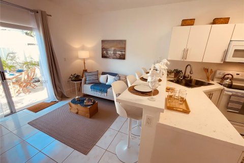 Купить виллу или дом в Хомстед, Флорида 3 спальни, 118.91м2, № 2005432 - фото 14