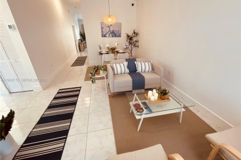 Купить виллу или дом в Хомстед, Флорида 3 спальни, 118.91м2, № 2005432 - фото 8