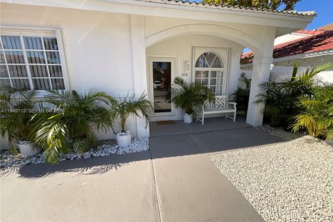 Купить виллу или дом в Хомстед, Флорида 3 спальни, 118.91м2, № 2005432 - фото 4