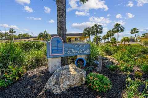 Condo in Largo, Florida, 2 bedrooms № 1143165 - photo 26