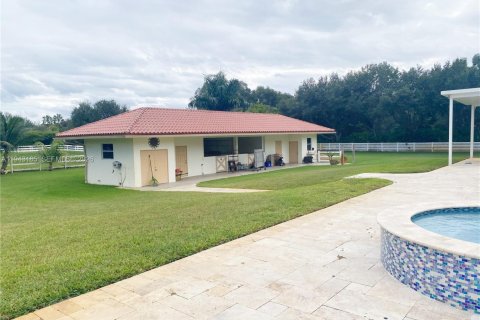 Купить виллу или дом в Саутвест-Ранчес, Флорида 4 спальни, 345.5м2, № 2009888 - фото 21